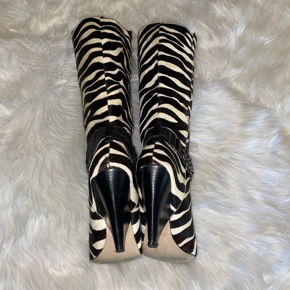 bebe size 7 Zebra print heeled boots black & white - Picture 4 of 16